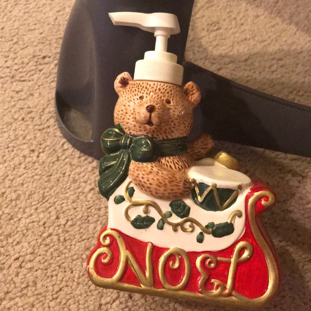 Soap dispenser